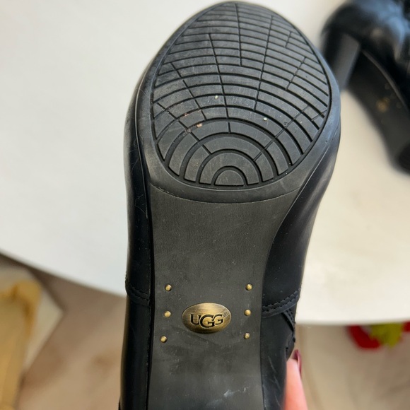 Ugg knee high leather heeled boots - Picture 3 of 5